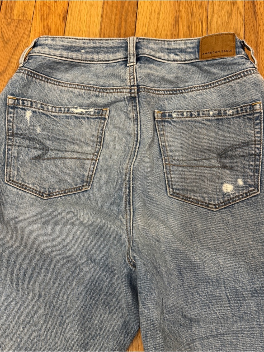 American Eagle Highest Rise Mom Jean 4 - Picture 6 of 7